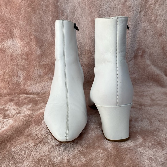 Vince Lanica Booties in White - Picture 3 of 4
